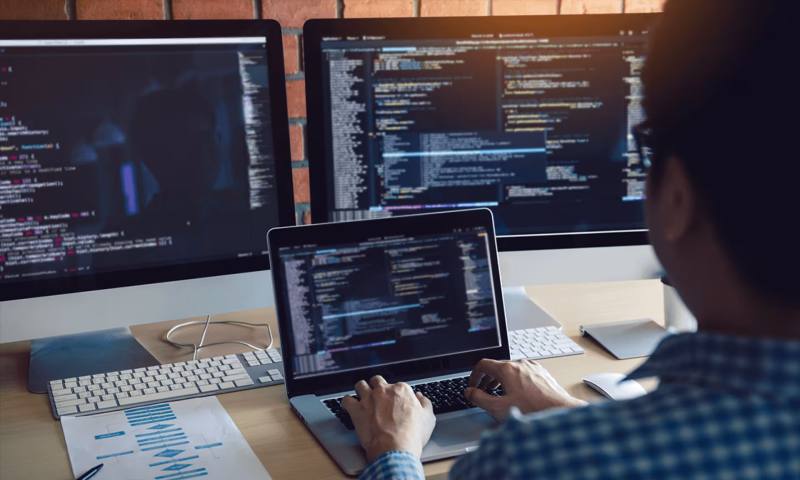 数据科学选型:R与Python如何赋能灵宝市网站建设?